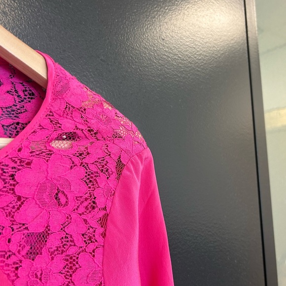 BCBG XS silk blouse Elegant Pink Lace Women's Top GUC - Picture 5 of 16
